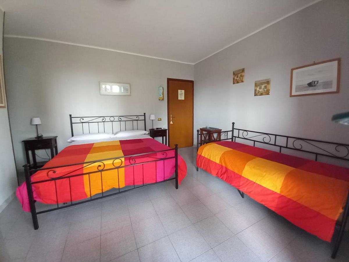 Il Grifo Otel Sabaudia Dış mekan fotoğraf