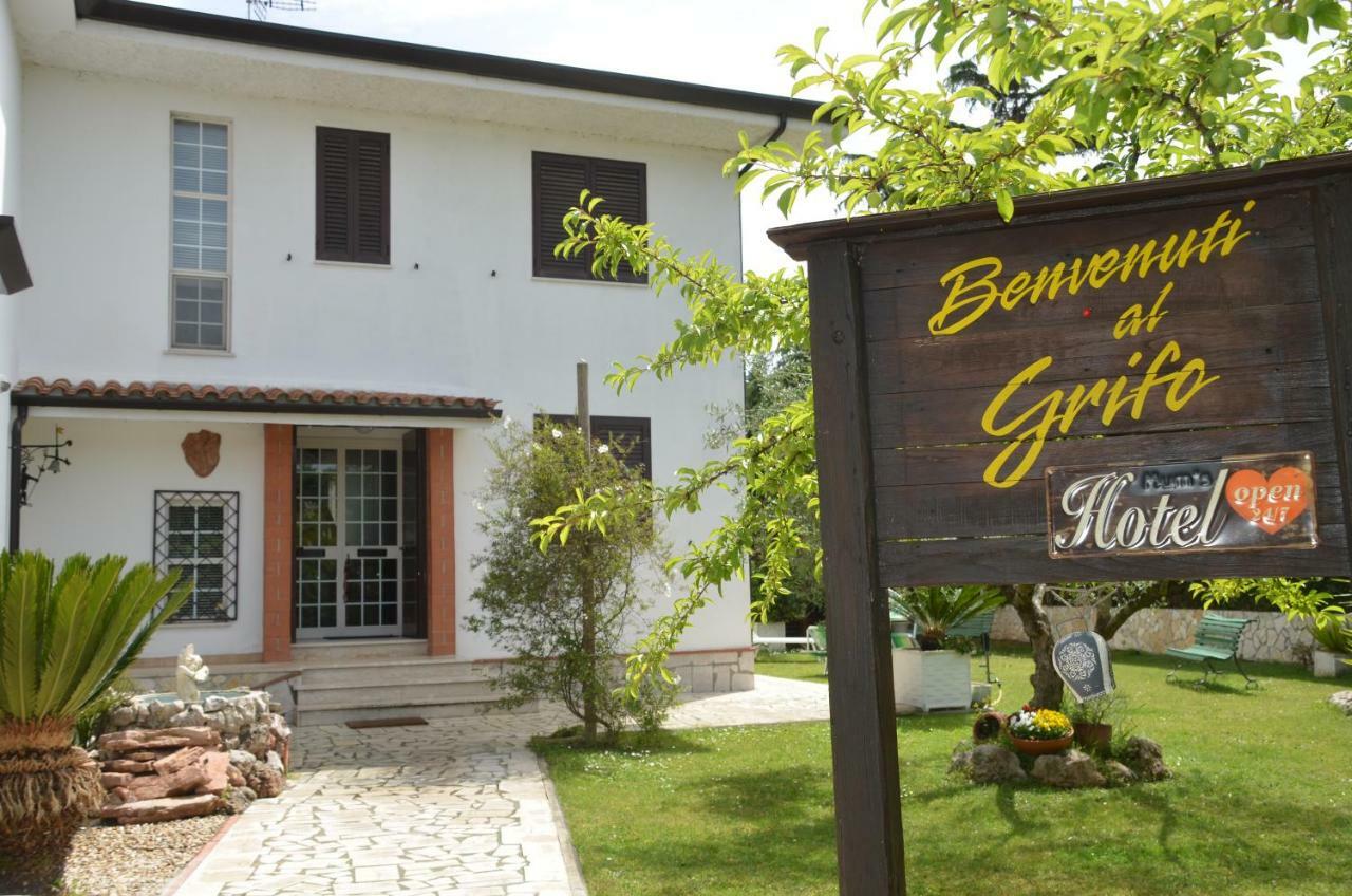 Il Grifo Otel Sabaudia Dış mekan fotoğraf