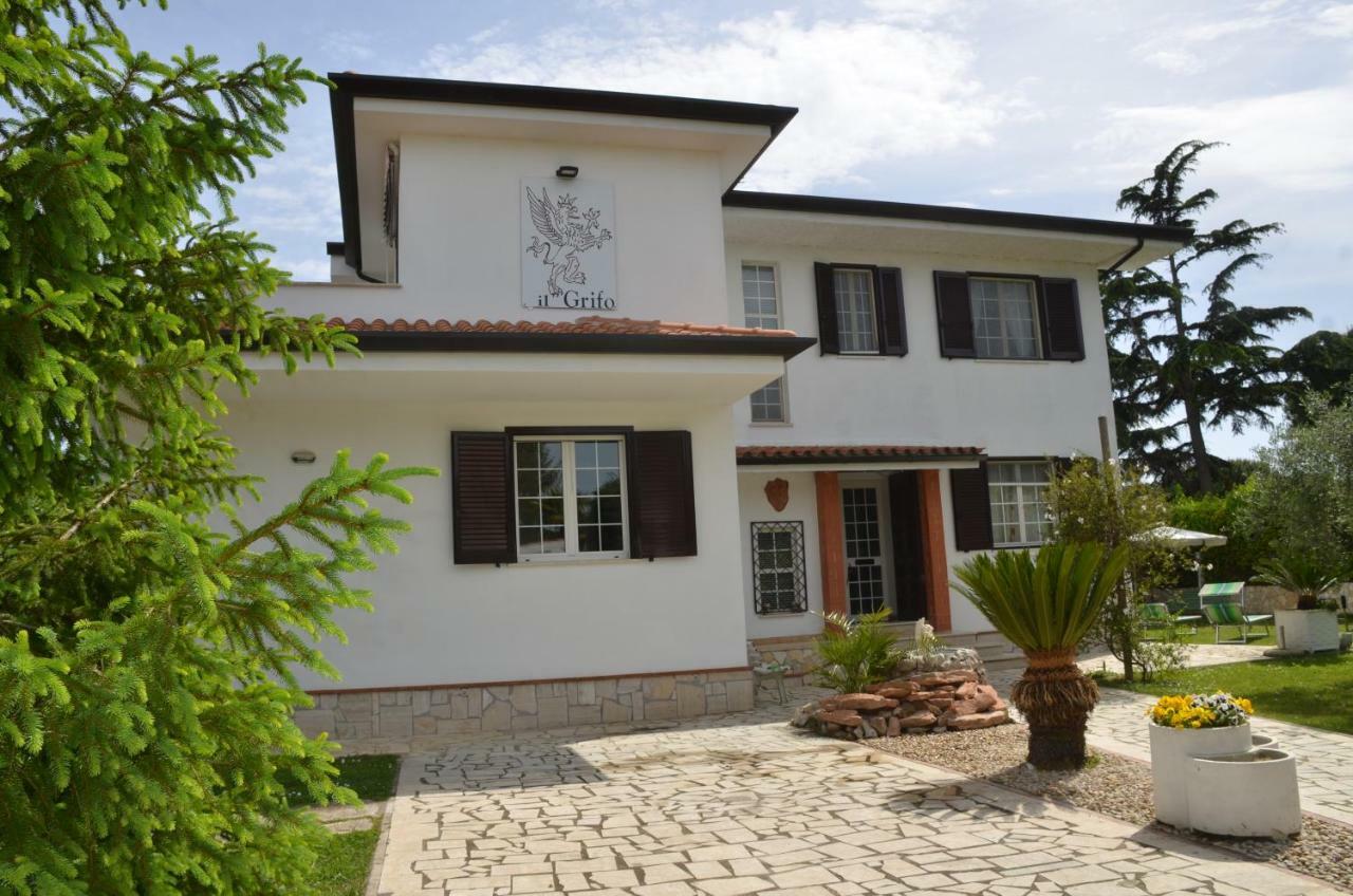 Il Grifo Otel Sabaudia Dış mekan fotoğraf